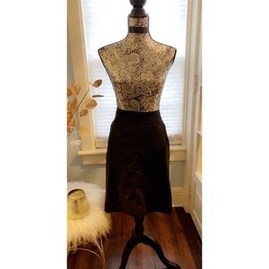 Pencil skirt with zipper and slip in back in black